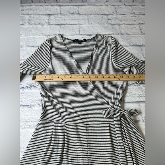 One Clothing Black and White Striped Wrap Shorts Romper. Size Small. - Picture 3 of 5